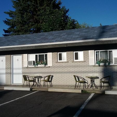 Motel Montgolfiere Jp Saint-Jean-sur-Richelieu Eksteriør billede
