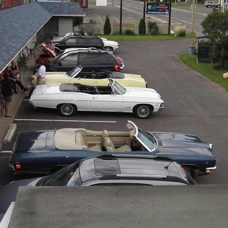 Motel Montgolfiere Jp Saint-Jean-sur-Richelieu Eksteriør billede
