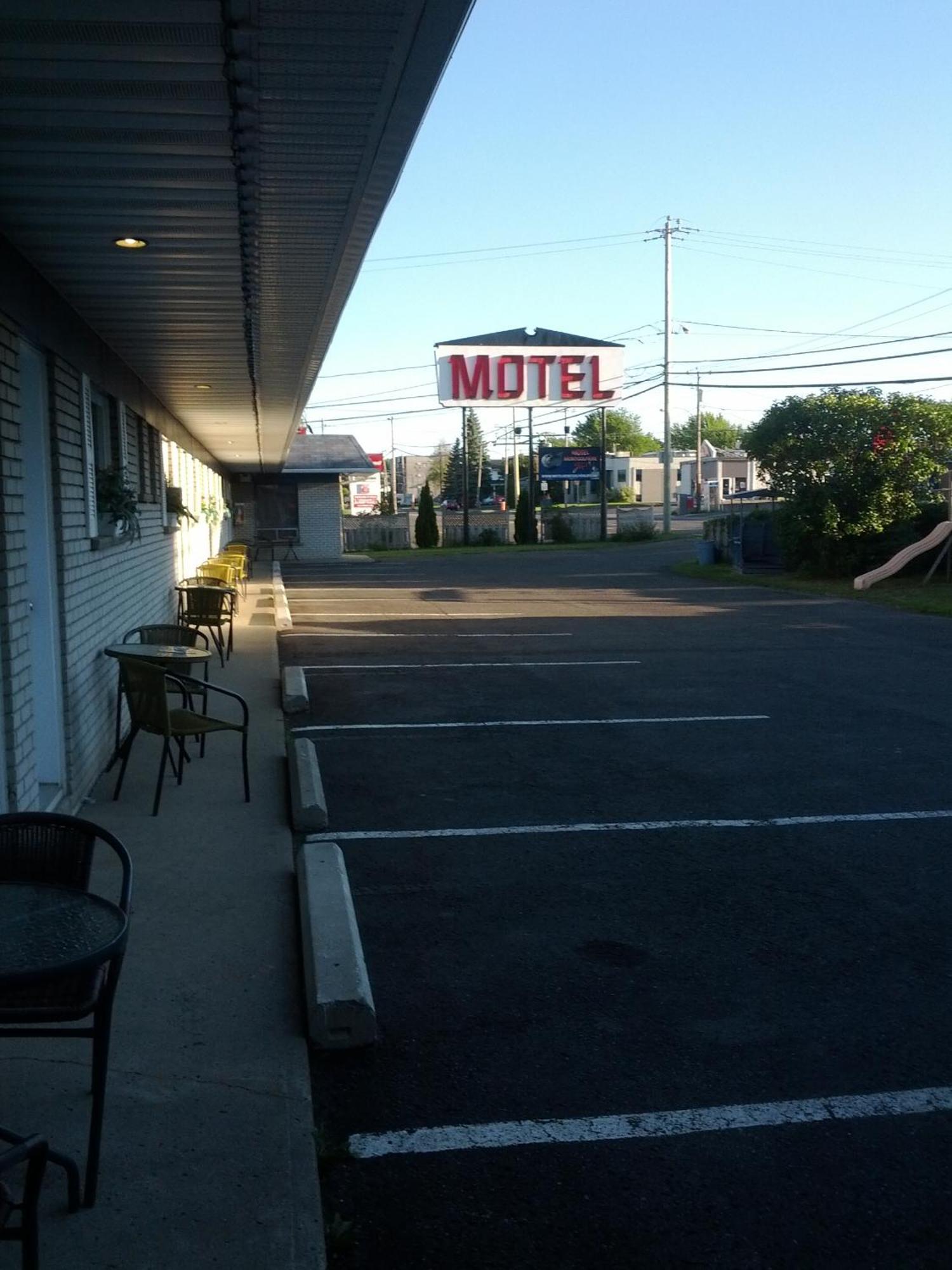 Motel Montgolfiere Jp Saint-Jean-sur-Richelieu Eksteriør billede