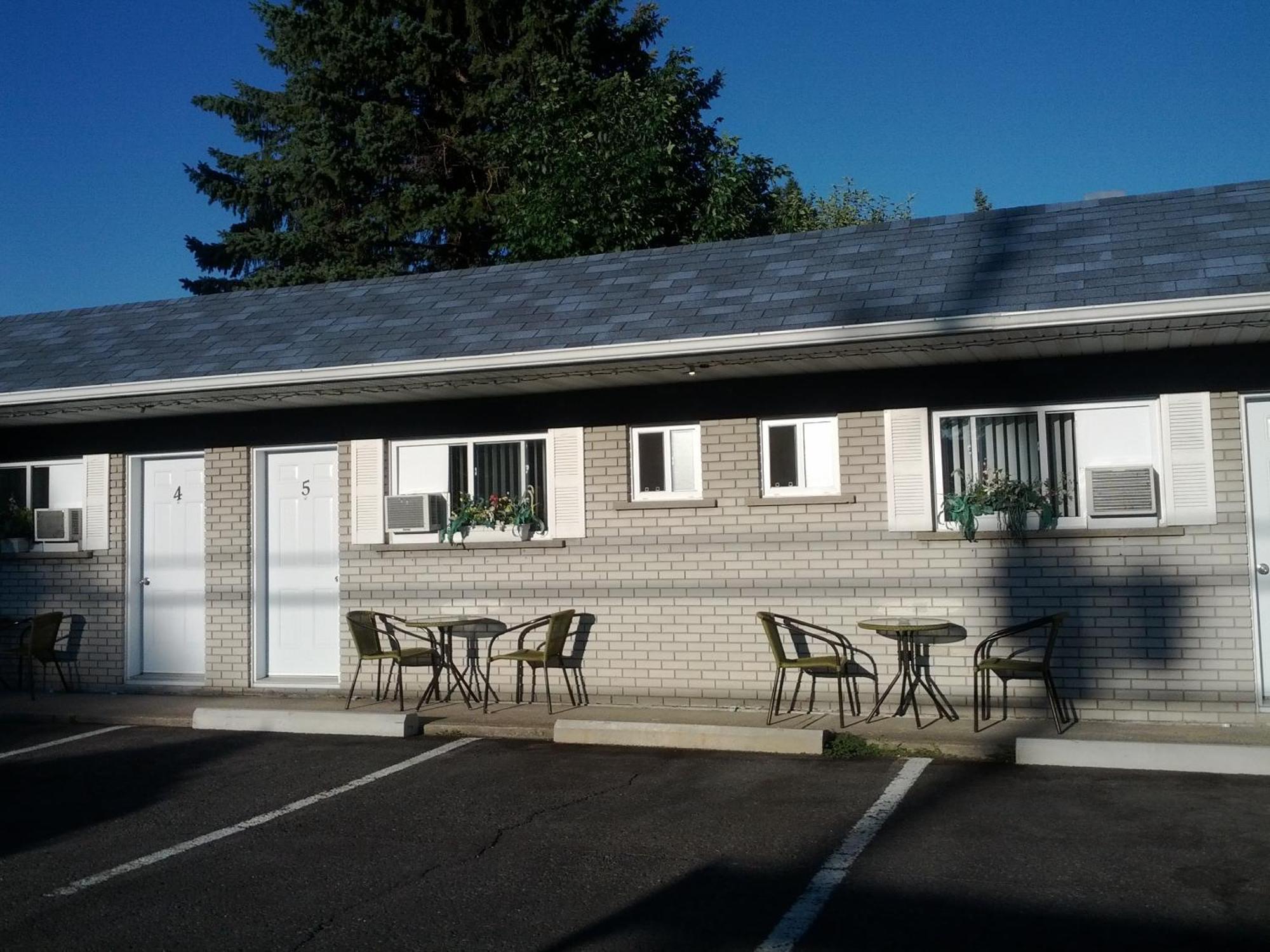 Motel Montgolfiere Jp Saint-Jean-sur-Richelieu Eksteriør billede
