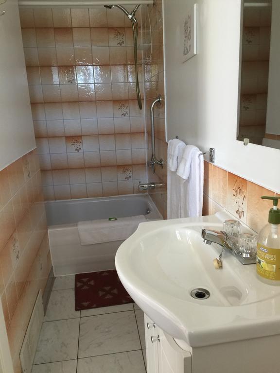 Motel Montgolfiere Jp Saint-Jean-sur-Richelieu Eksteriør billede