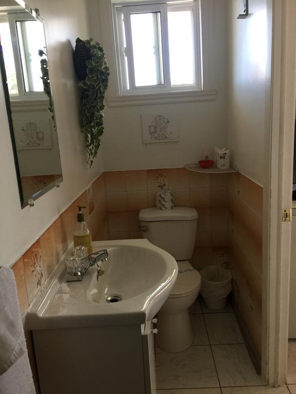 Motel Montgolfiere Jp Saint-Jean-sur-Richelieu Eksteriør billede