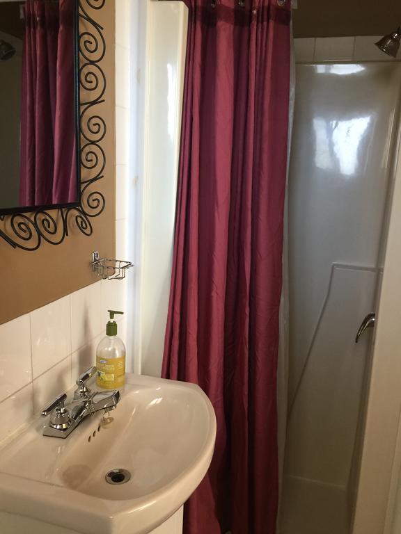 Motel Montgolfiere Jp Saint-Jean-sur-Richelieu Eksteriør billede
