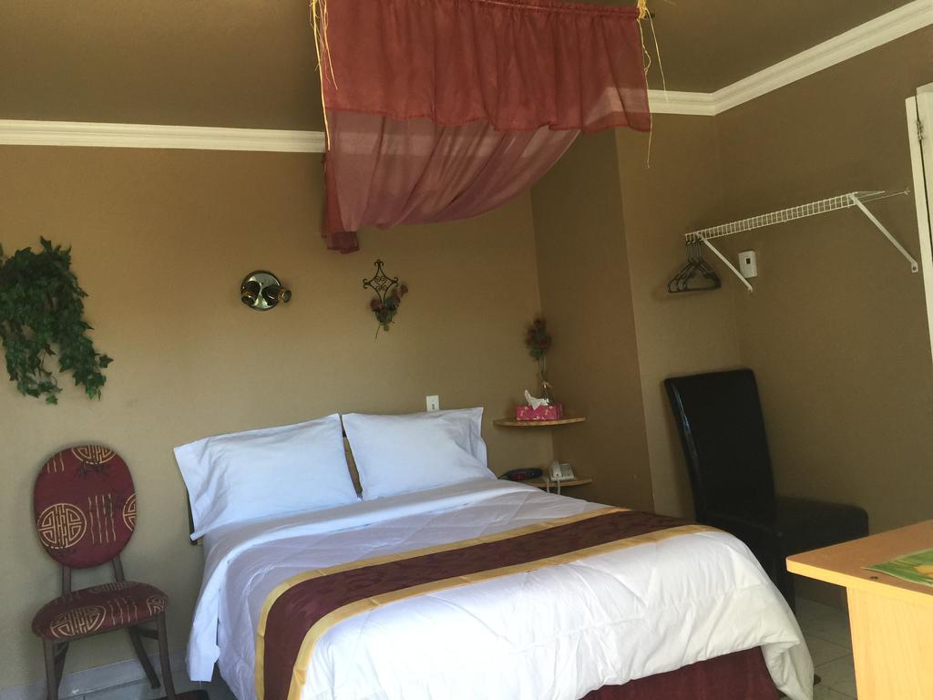 Motel Montgolfiere Jp Saint-Jean-sur-Richelieu Eksteriør billede
