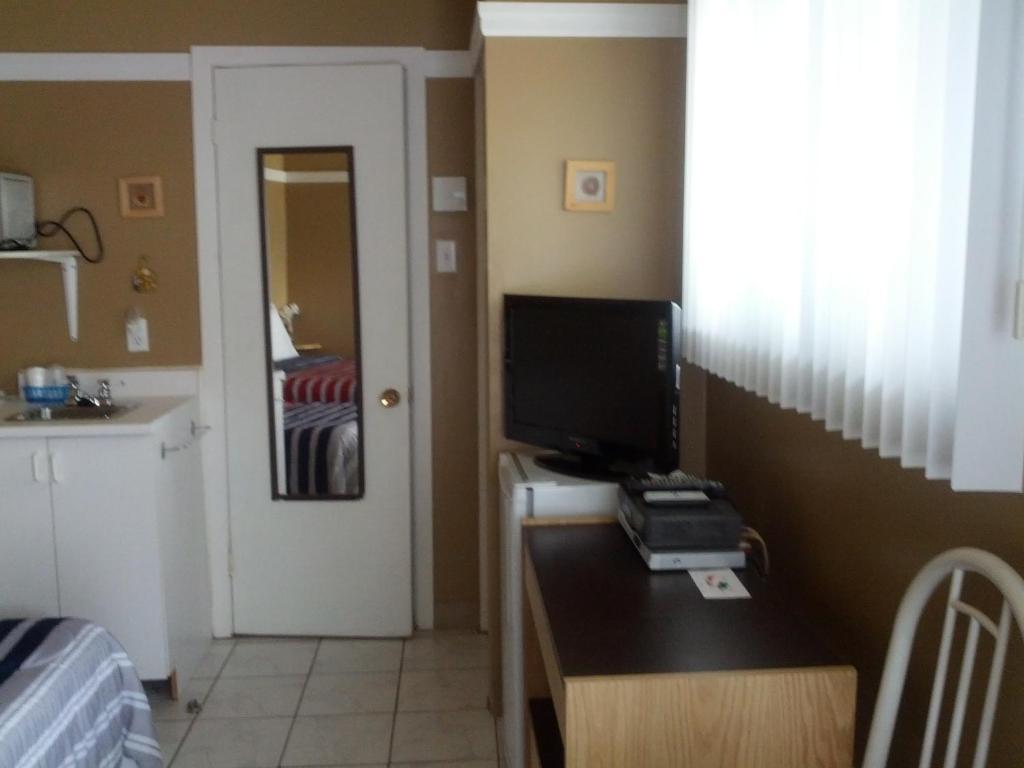 Motel Montgolfiere Jp Saint-Jean-sur-Richelieu Værelse billede