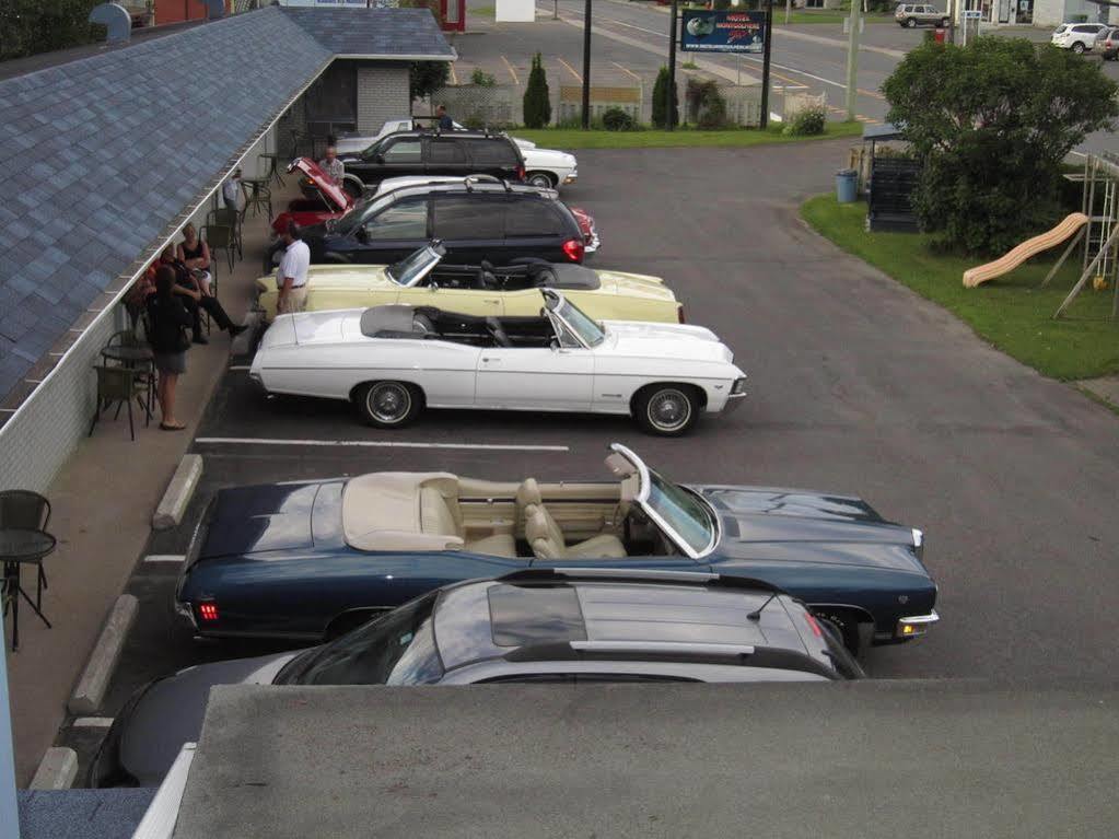 Motel Montgolfiere Jp Saint-Jean-sur-Richelieu Eksteriør billede